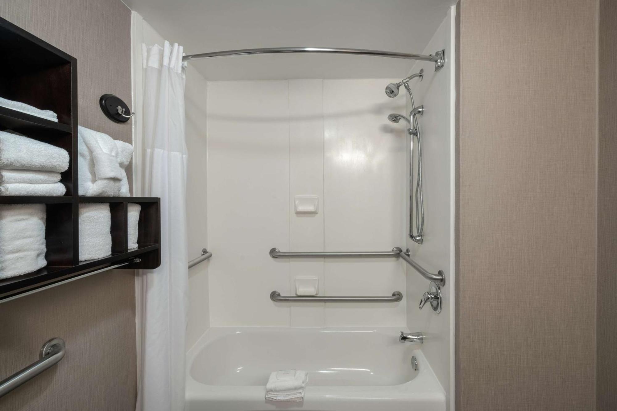 Newbern Hampton Inn Dublin מראה חיצוני תמונה